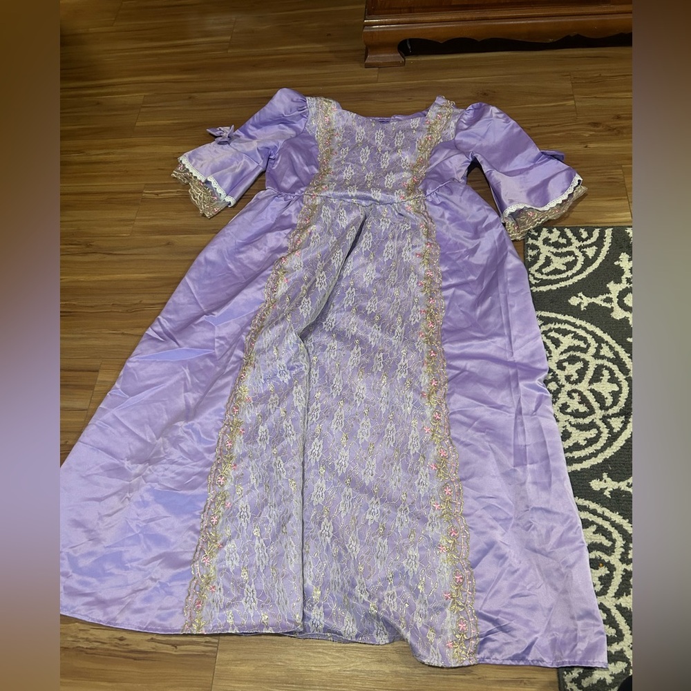 Victorian Princess Elegant Purple& Gold Gown with Lace Details Size 2X